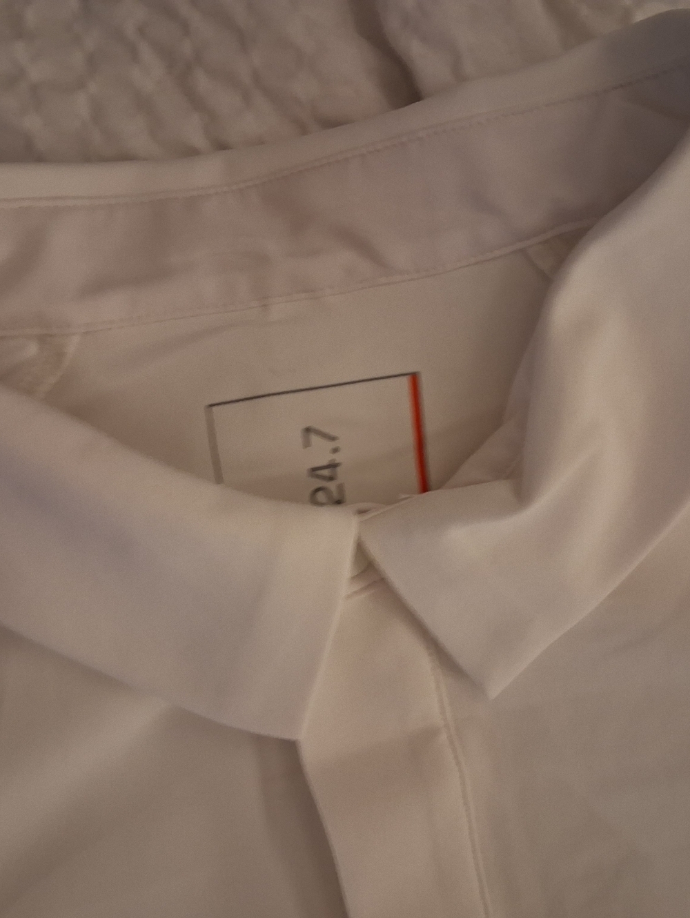 Nike 24.7 White Short sleeve Button-Up Shirt - Picture 3 of 5